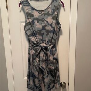 Women’s size large super cute casual dress in camo colors size large